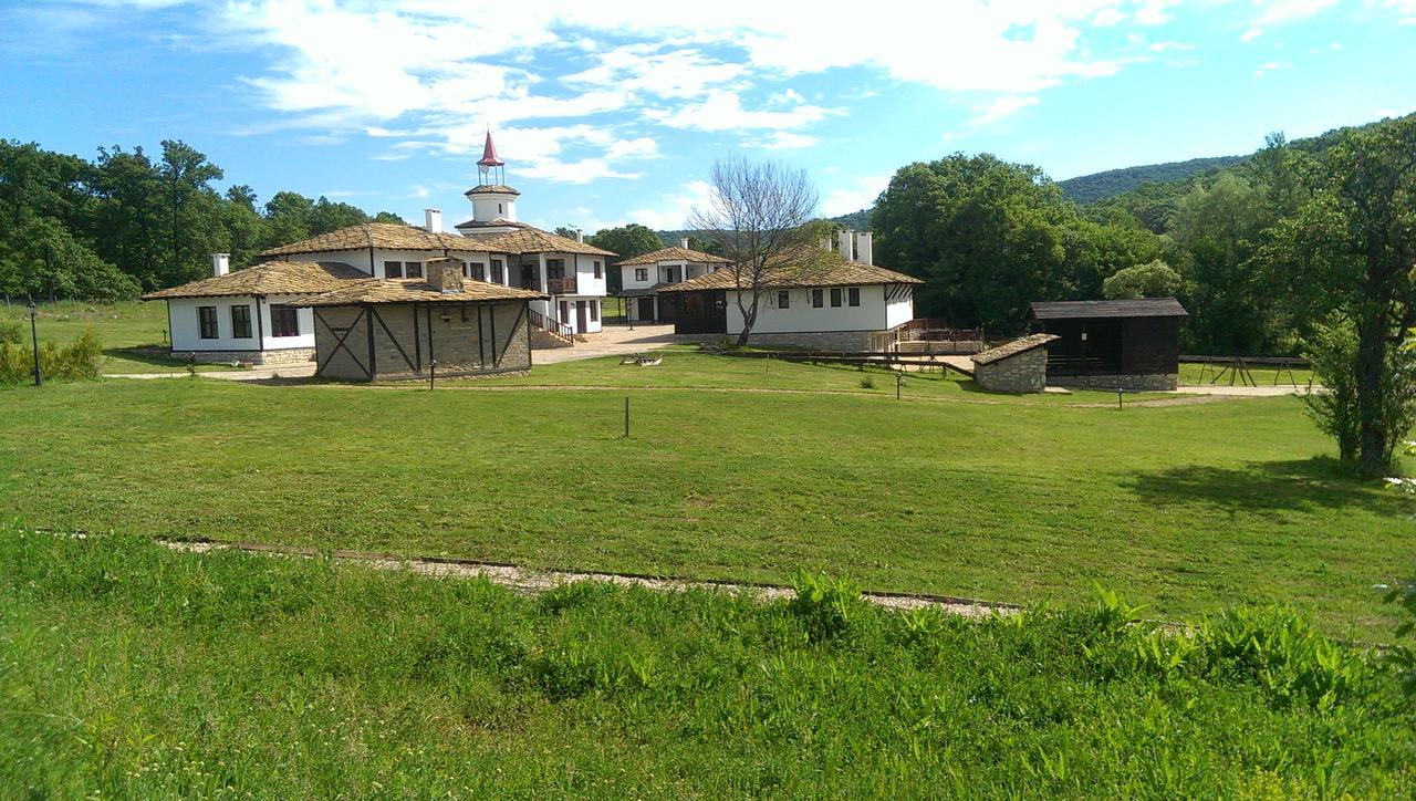 Hotel Ethnocomplex Krivini Exteriér fotografie